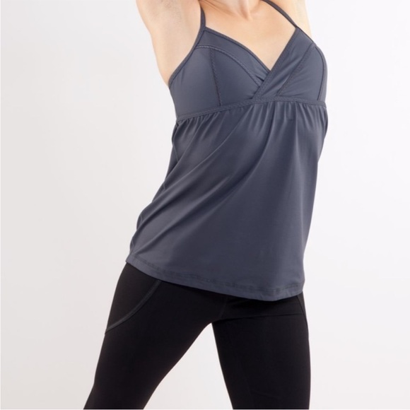 Lululemon rehearsal reversible tank grey 6 great condition - Picture 2 of 12